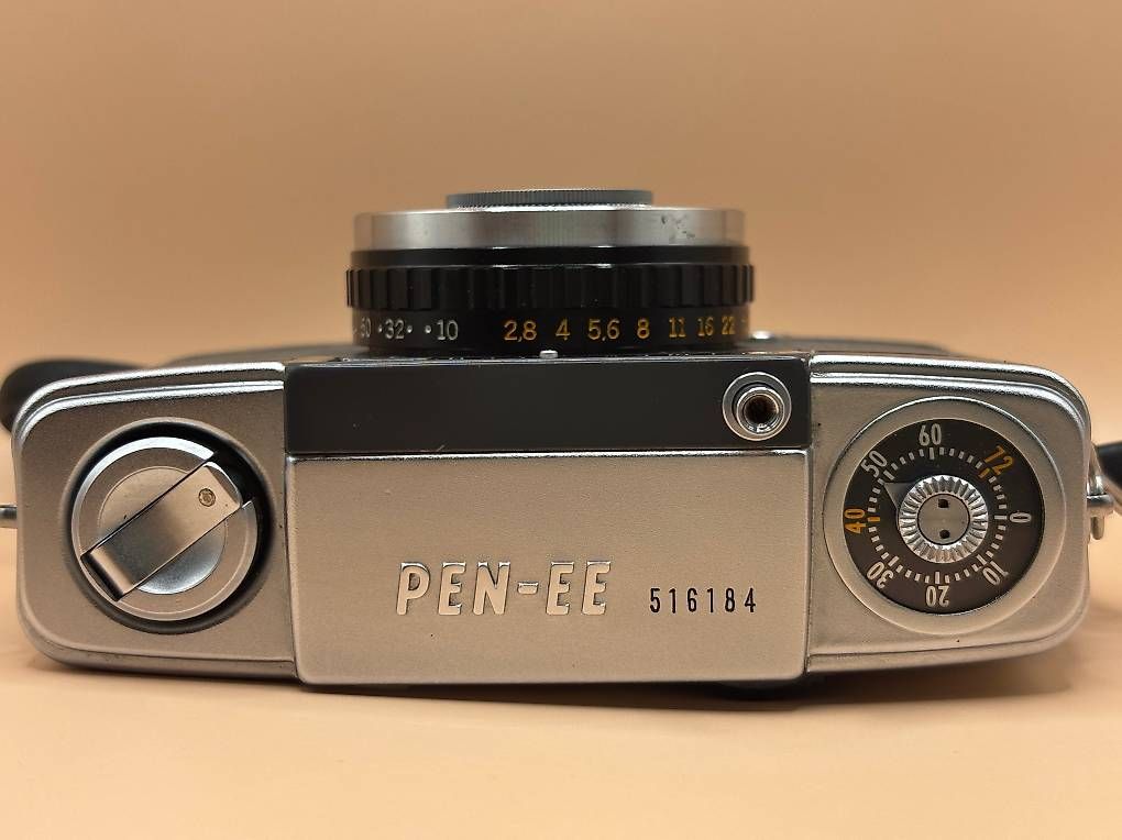 Olympus Fotocamera: Olympus PEN EE Halbformatkamera – Usato da Merenschwand venduto da Sbj 2