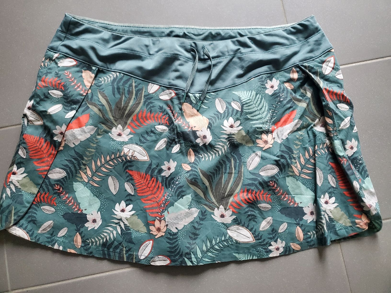 Gonne: jupe short Decathlon – Nuovo (secondo la descrizione) da Montsevelier venduto da Sherlock007