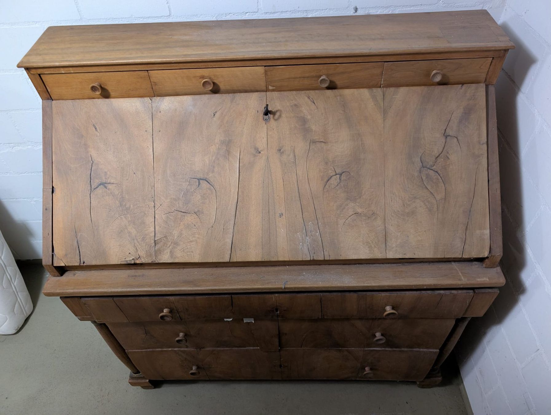 Kommoden: Wunderschöner grosser Sekretär aus Holz – Gebraucht aus Emmen von shilariccarda 2