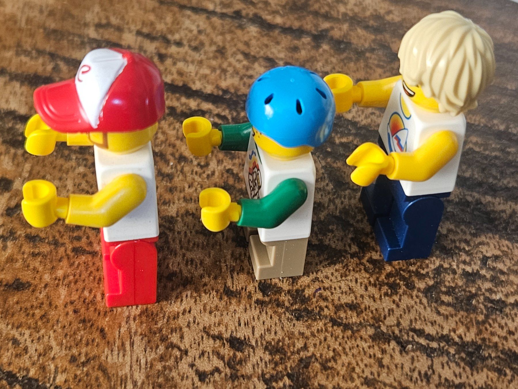 Lego Kit di costruzioni: lego lot de 3 figurines – Usato da Confignon venduto da Ecrofigs 2