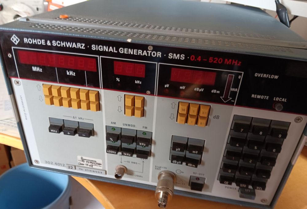 Rode & Schwarz Signalggenerator SMS von 0.4-520 MHz (Gebraucht) in ...