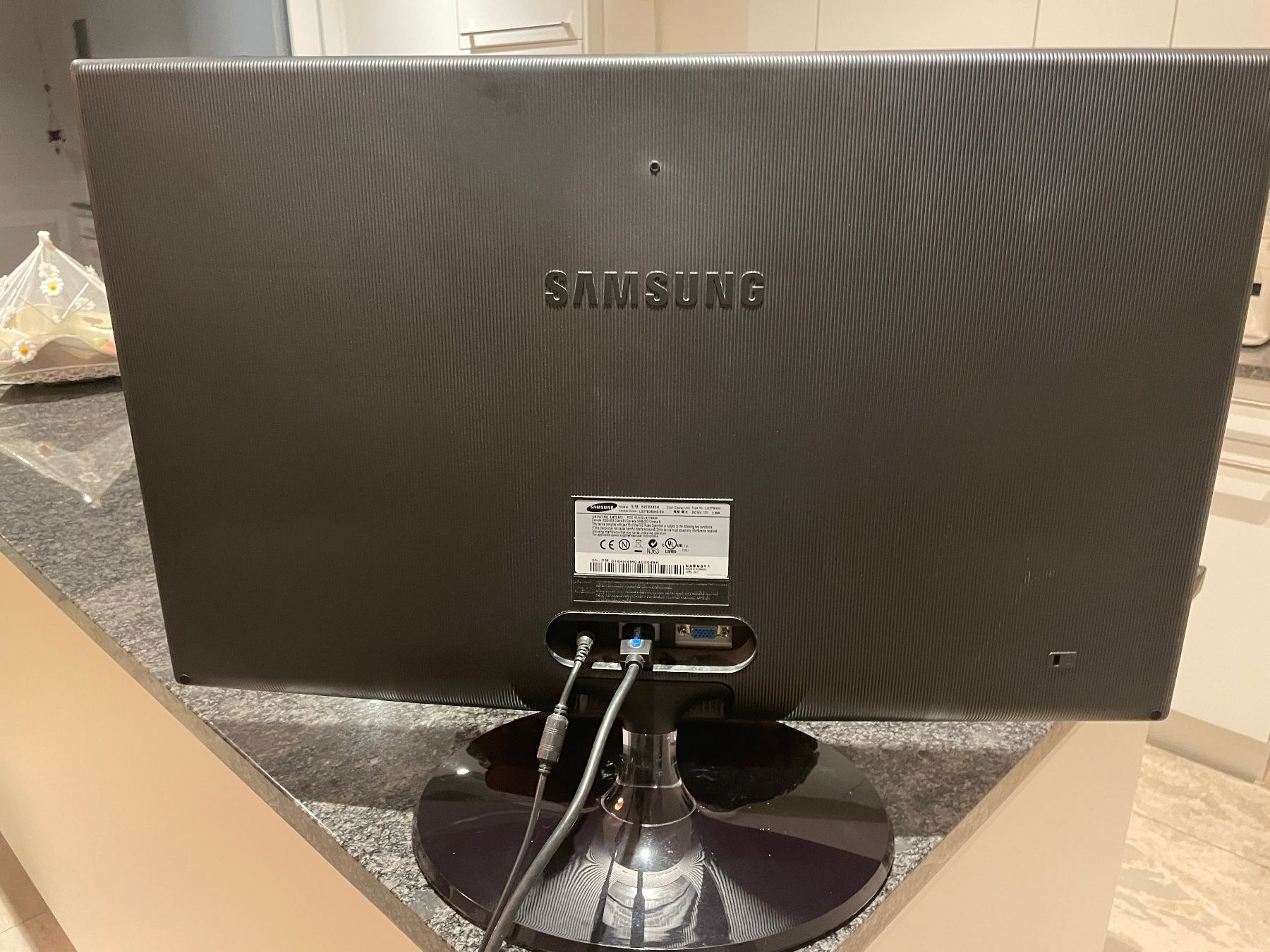 Samsung Ecrans: Samsung Moitor 27" – D'occasion à Wiedlisbach par Fribikonstr 1