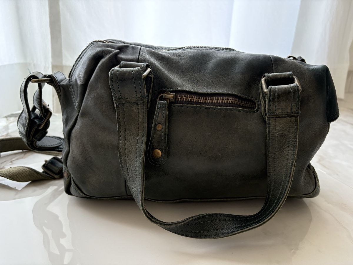 Aunts & Uncles Borse da donna: Lässige Ledertasche Aunts & Uncles  – Usato da Estavayer-le-Lac venduto da Mimmy02 3