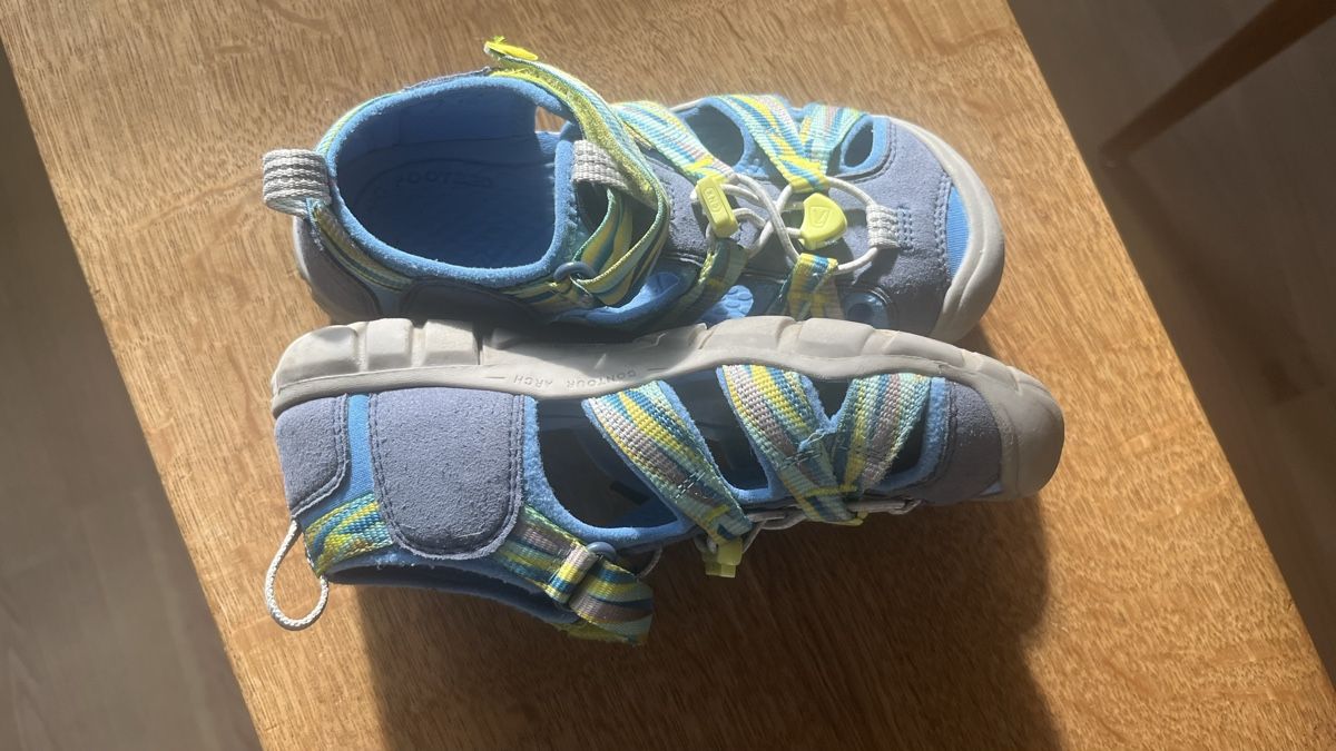 Schuhe für Jungen: Keen Sandalen Gr. 32/33 waschbar – Gebraucht aus Forch von Streezz 4