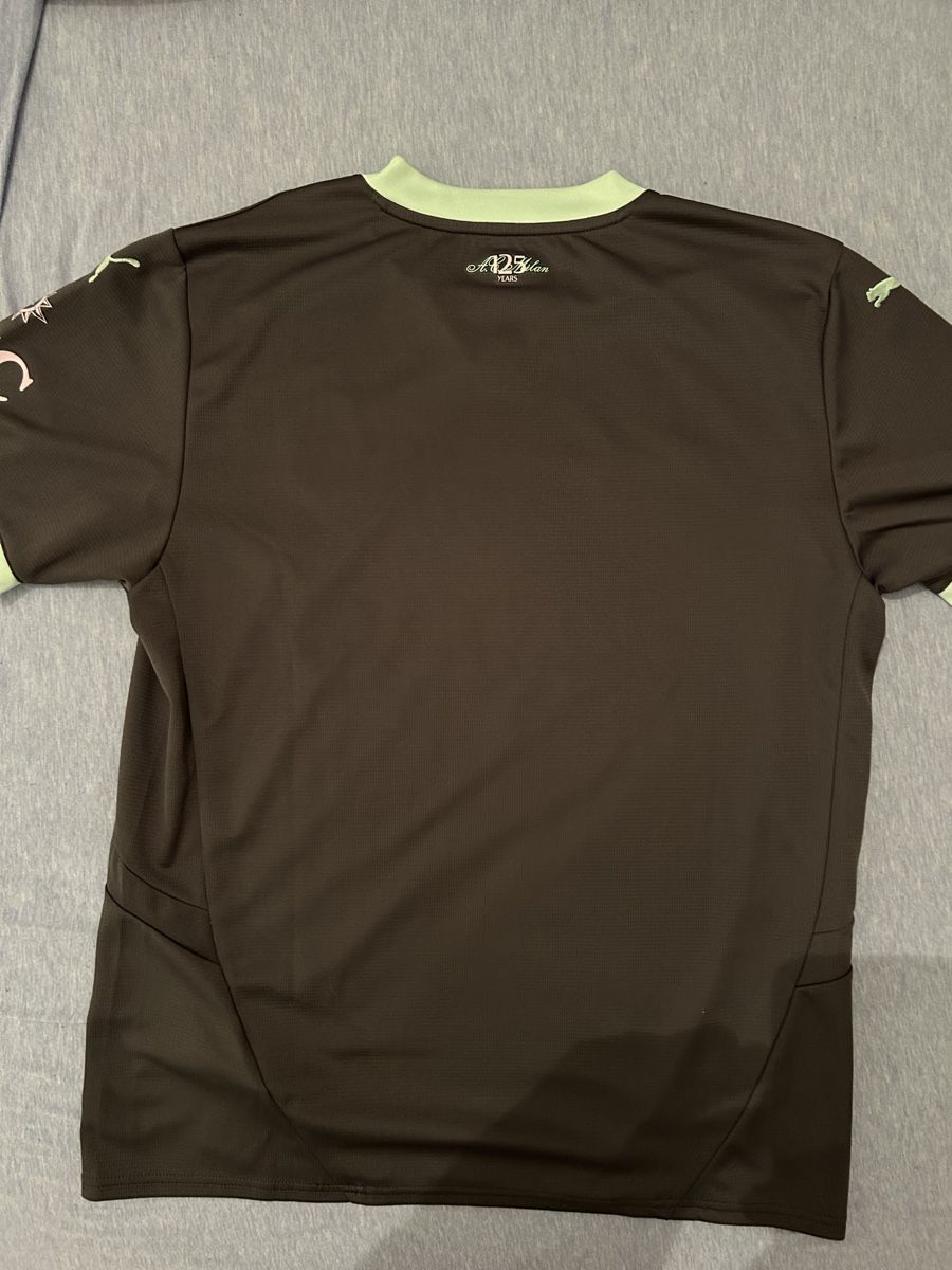 Puma Canottiere & Pantaloni: Maillot AC Milan – Nuovo (secondo la descrizione) da St-Pierre-Clages venduto da thu_v2mt 1