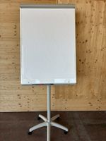Flipchart Weiss mobil Stativ mit Rollen guter Zustand