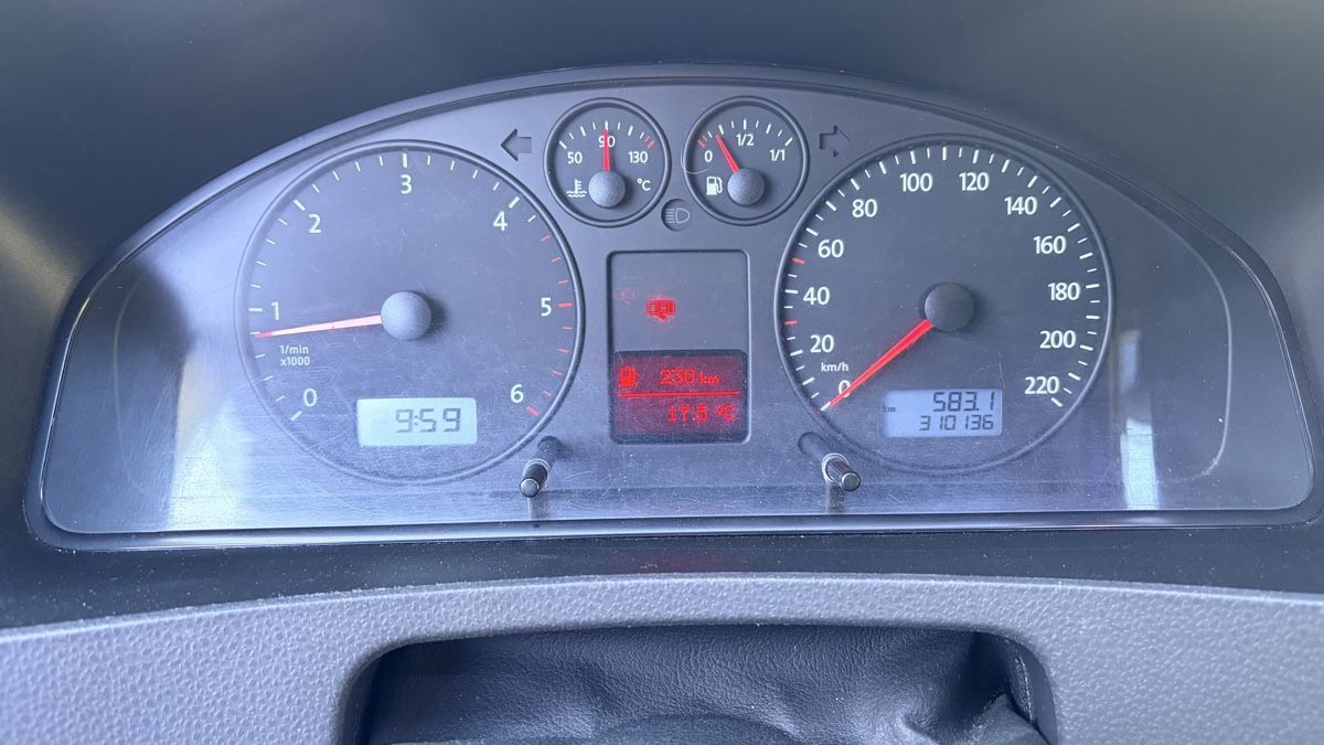 VW Automobili: Vw t5 2.5 tdi – Usato da Vouvry venduto da Carlosline 9