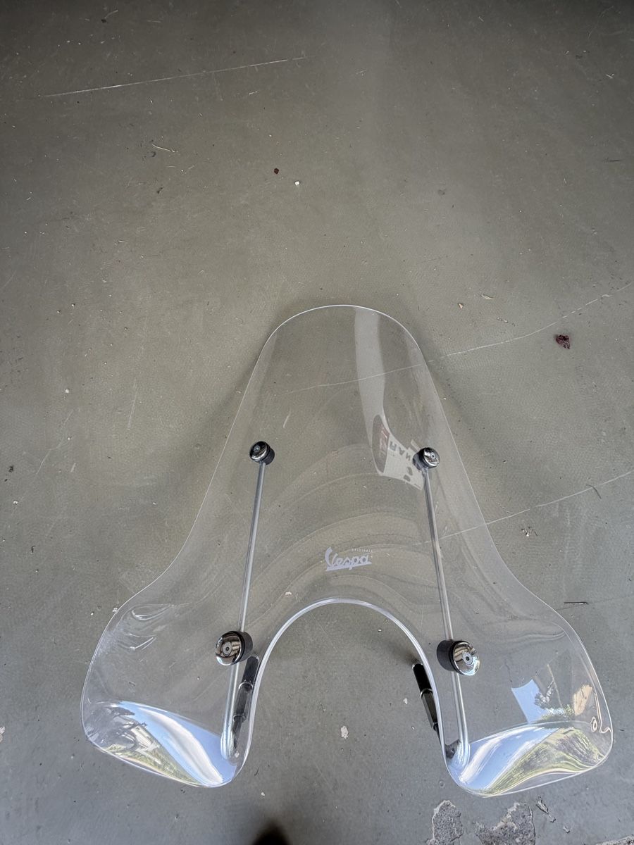 Vespa Tutti pezzi di ricambio per scooter: Vespa Windschild GTS – Usato da Nunningen venduto da hubsa 1