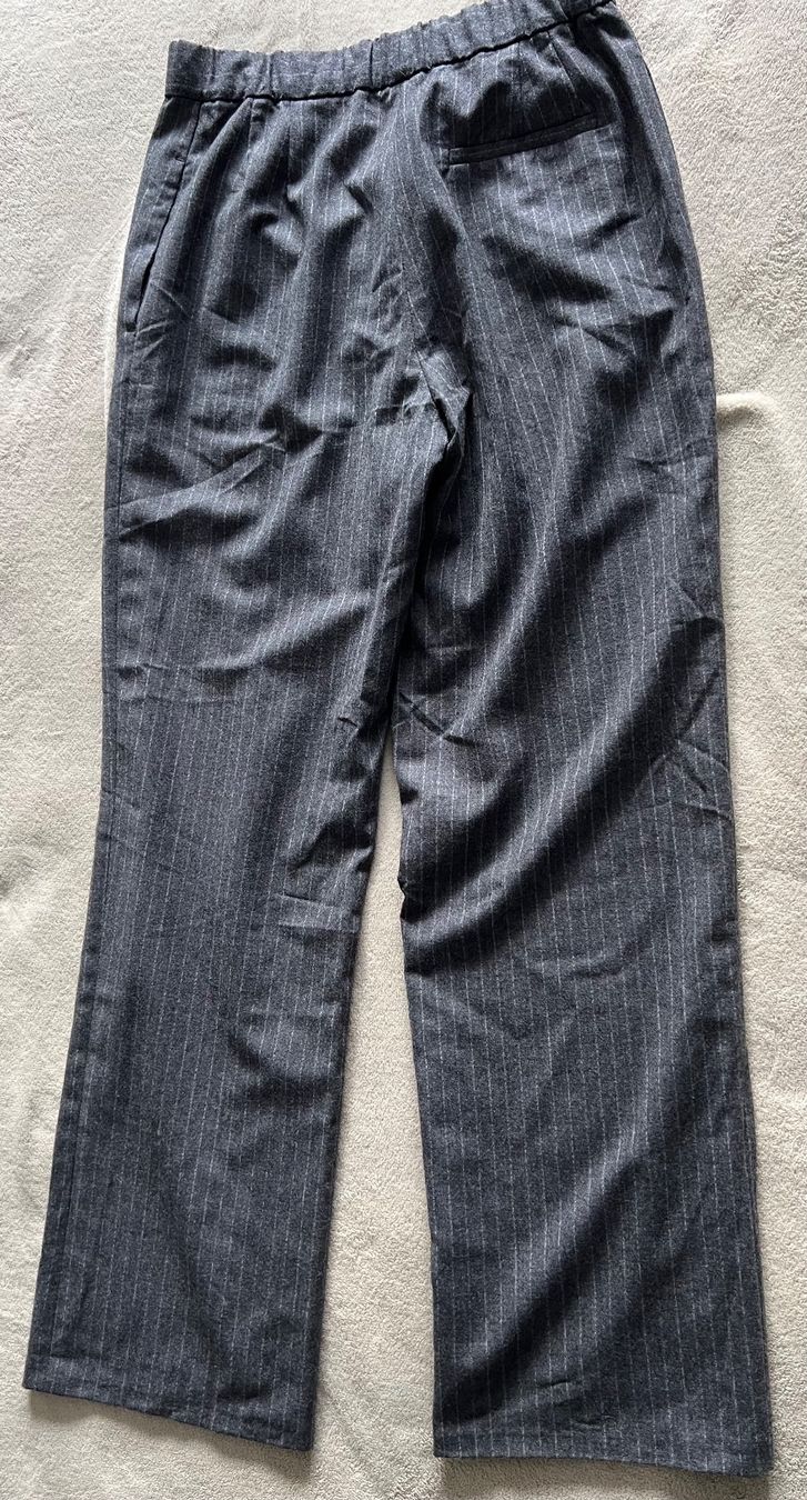 Maje Pantalons: MAJE Pantaloni – D'occasion à Lausanne par dia_xs9l 1