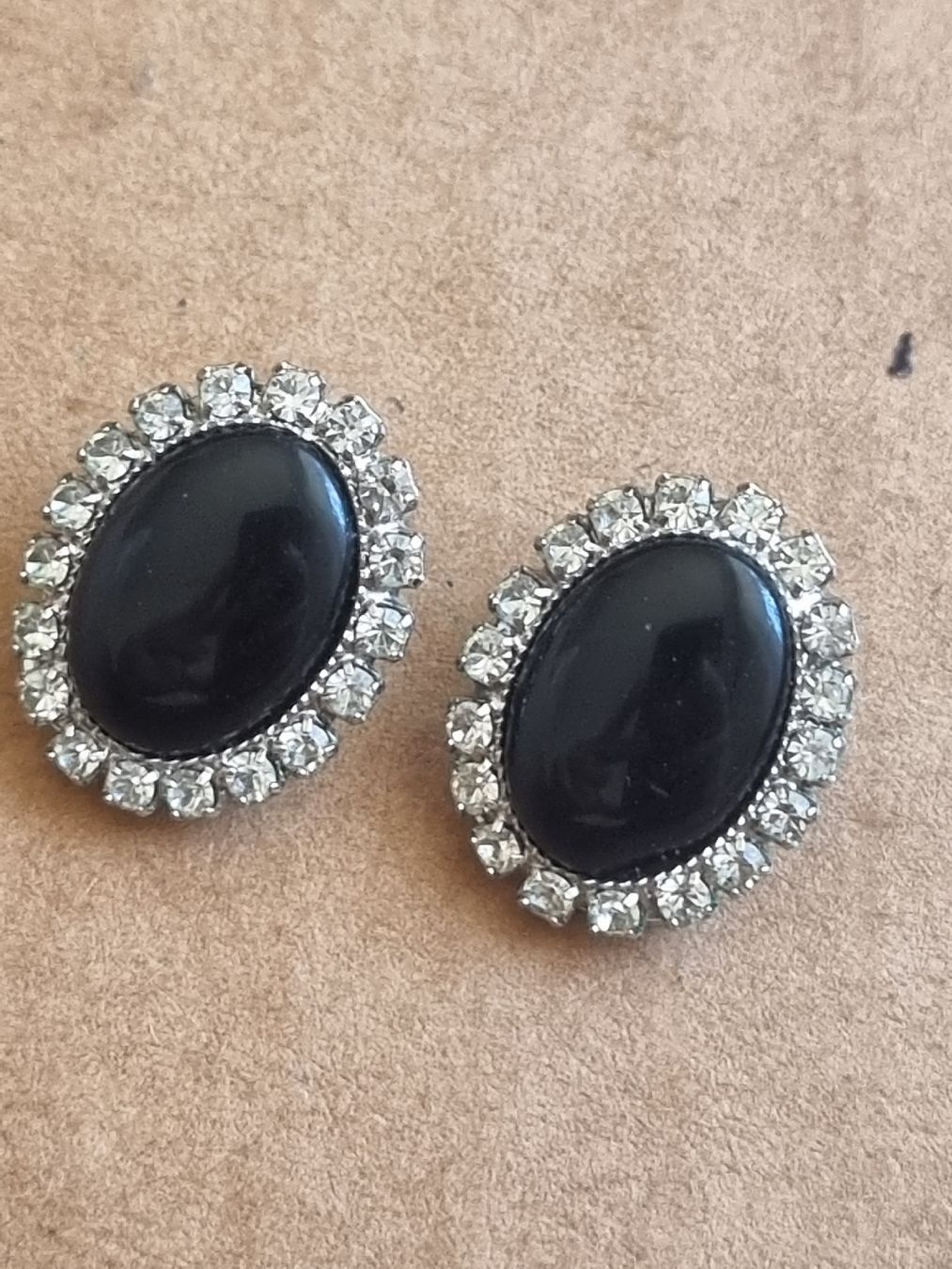 Orecchini pendenti & Orecchini a lobo: Elegante Ohrclips mit schwarzen Onyx  – Usato da Schaffhausen venduto da Leveron13