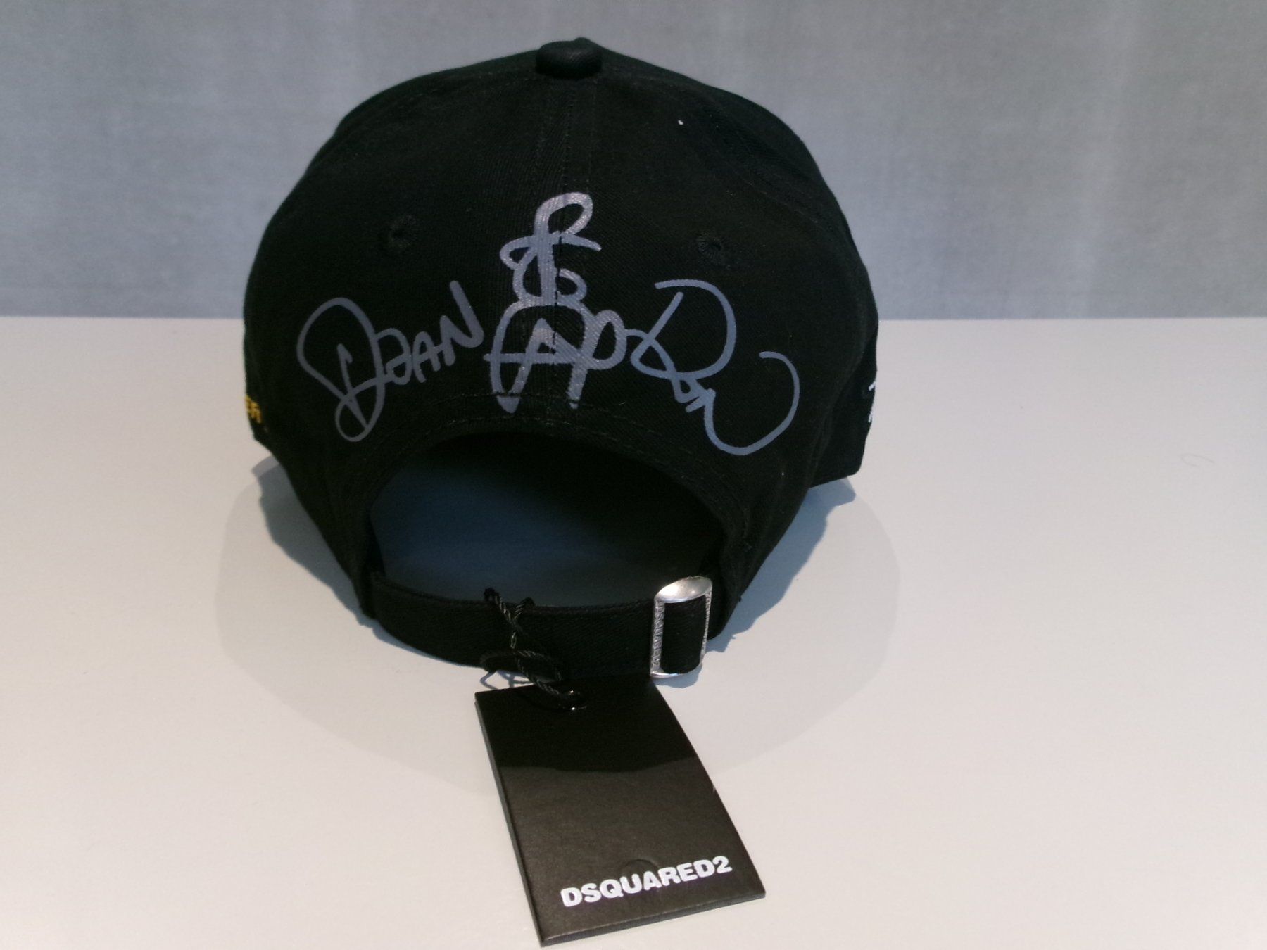 Dsquared2 Chapeaux, bonnets & casquettes: Dsquared2 / ICON / Cap / Schwarz / D2 / Neu – Neuf (Voir description) à Welschenrohr par StarRecordsGmbH 4