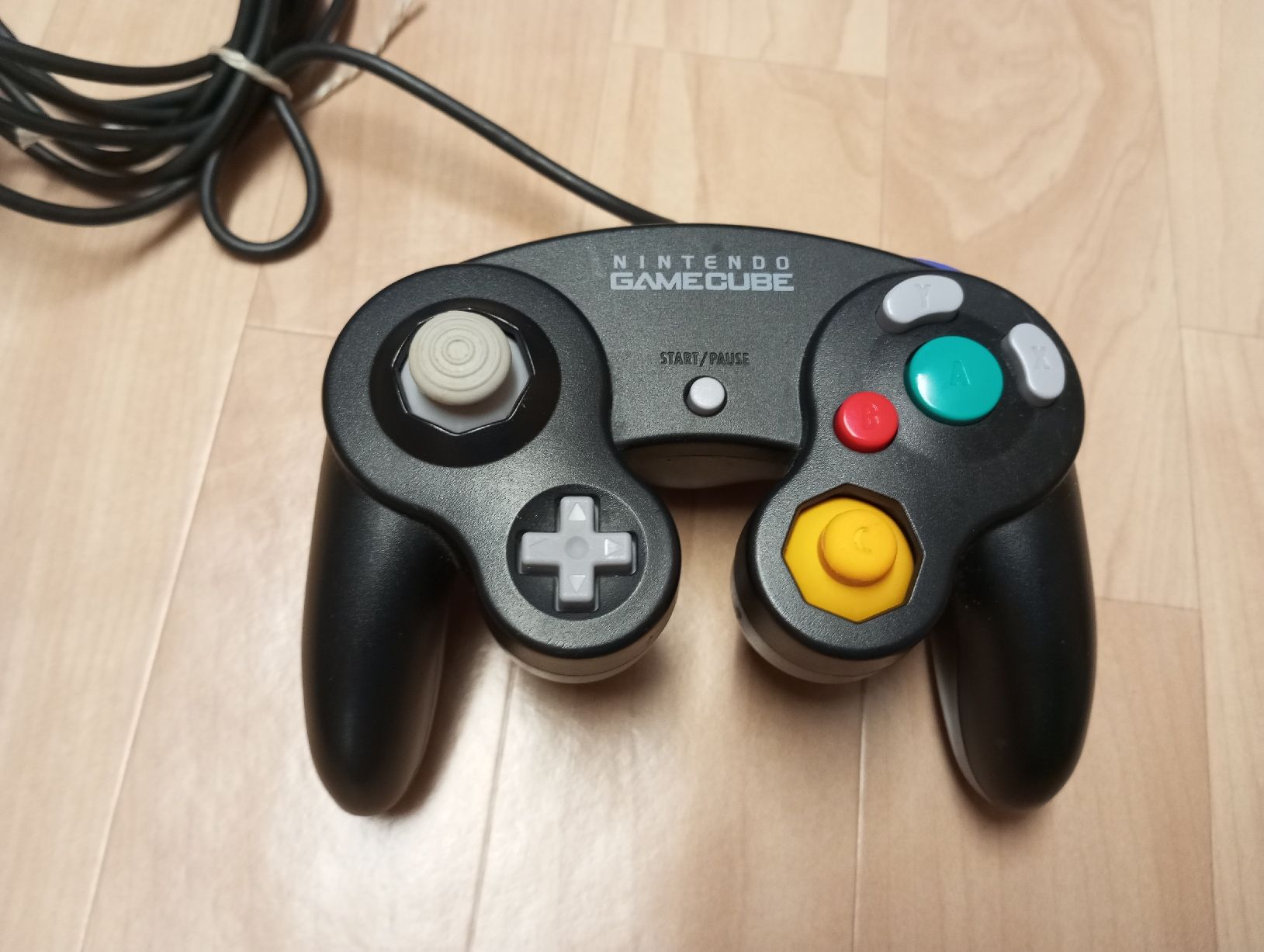 Nintendo Manettes: Manette GameCube noir officielle  – D'occasion à Cottens FR par magnius01 1