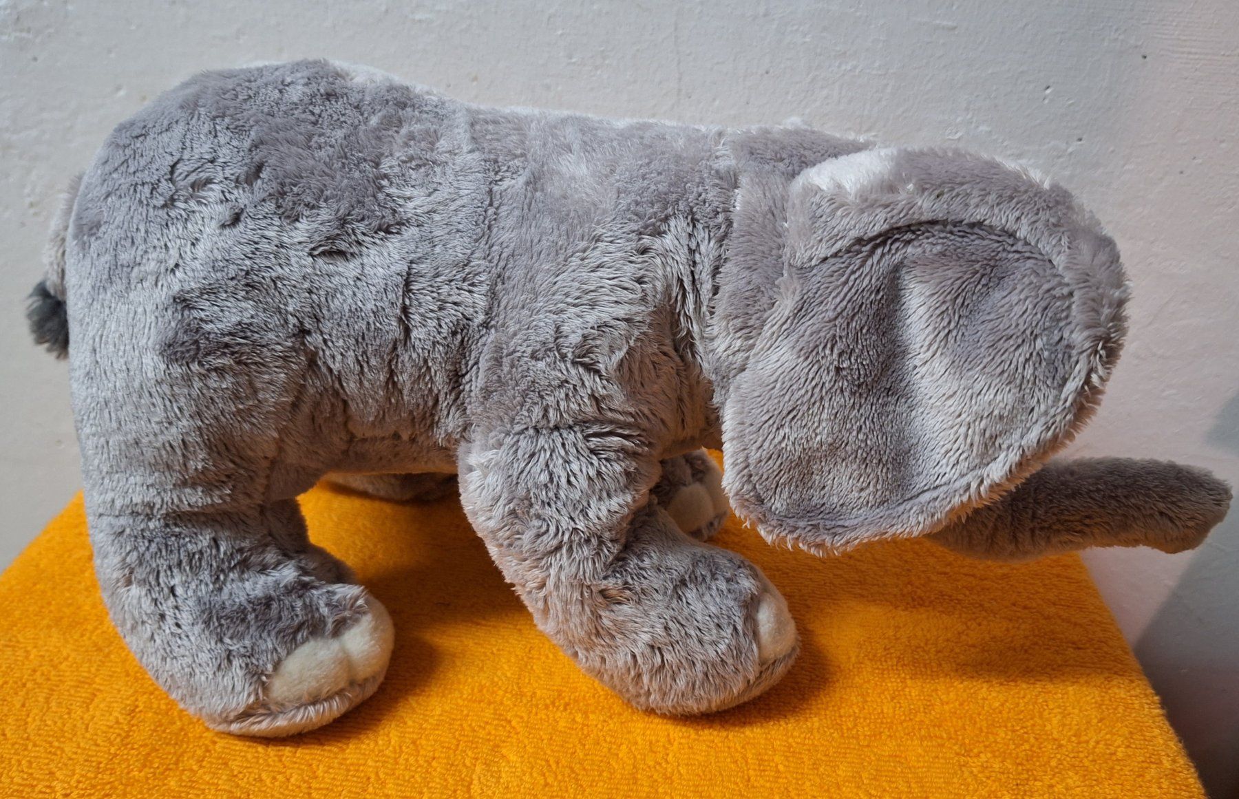 WWF Giocattoli: WWF Plüsch-Elefant, Breite ca. 26 cm – Usato da Muri AG venduto da Edlerweiss 3