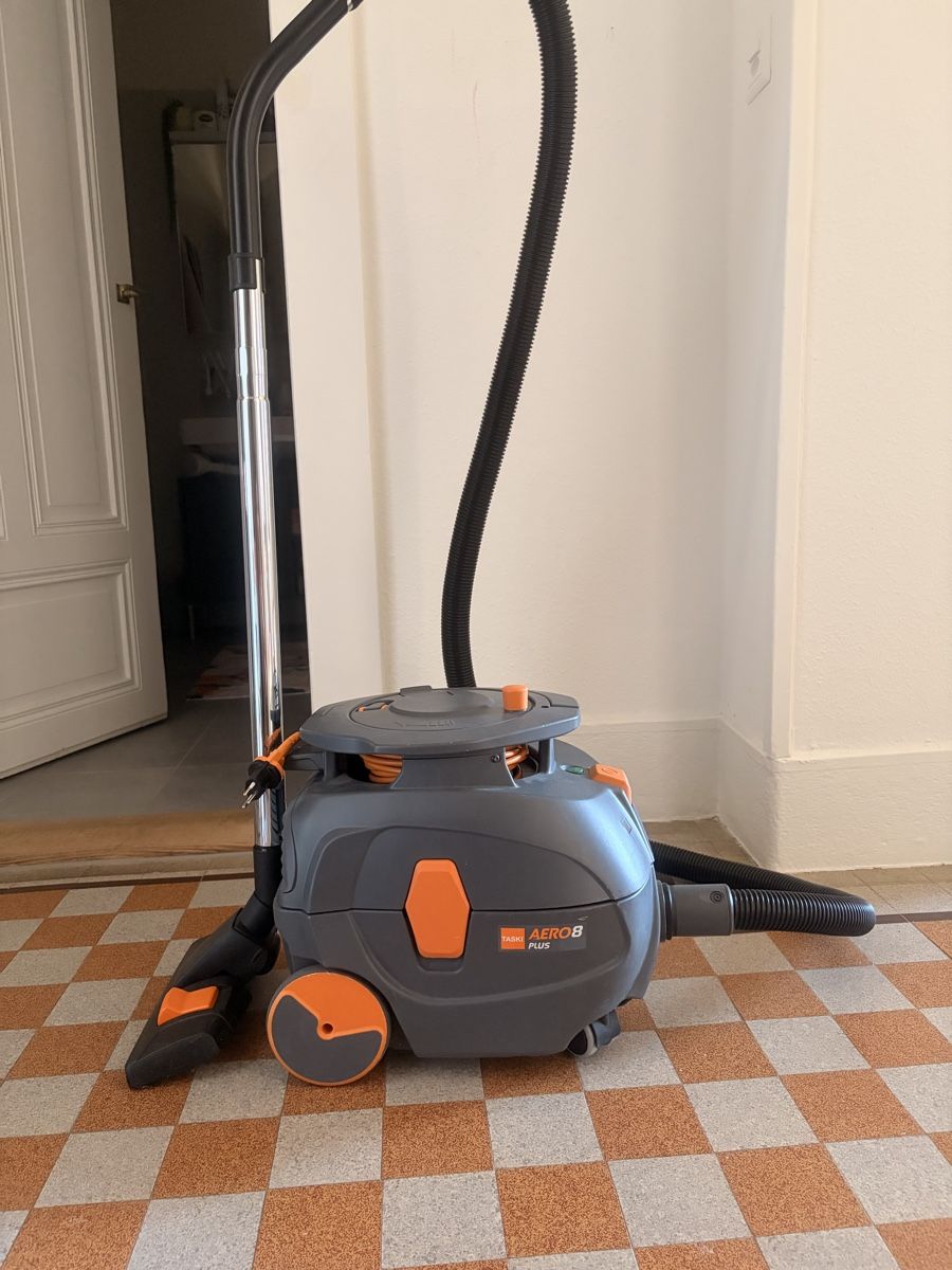 Aspirapolveri & Accessori: Aspirateur Taski AERO 8 Plus – Usato da Lausanne venduto da CamCam11 6