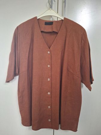 Braune Leinenbluse von Vallaria Unicus, Gr. 44, Top Zustand!