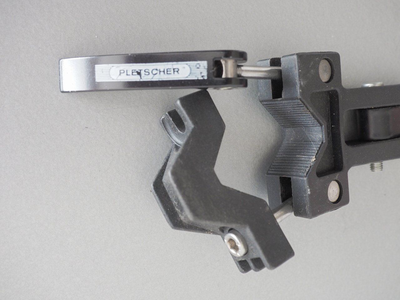 Pezzi di ricambio: Pletscher Gepäckträger Adapter Befestigung – Usato da Hinwil venduto da Ruha2 3