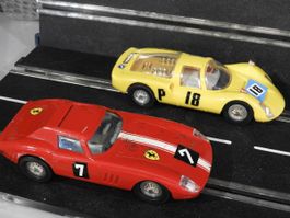 4 Slotcars der Marke GAMA. 1:32 für div. Rennbahnen. VINTAGE
