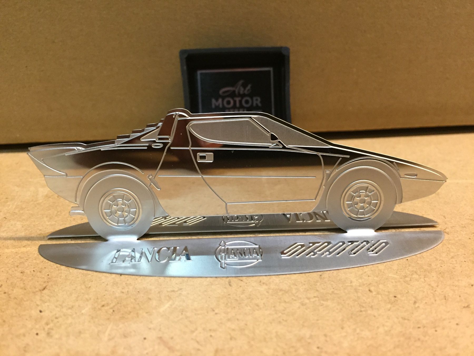 Lancia Modellini d'auto: Lancia Stratos Modellauto Edelstahl 1:43 – Nuovo e nell'imballaggio originale da Goldach venduto da SSRConzept 1
