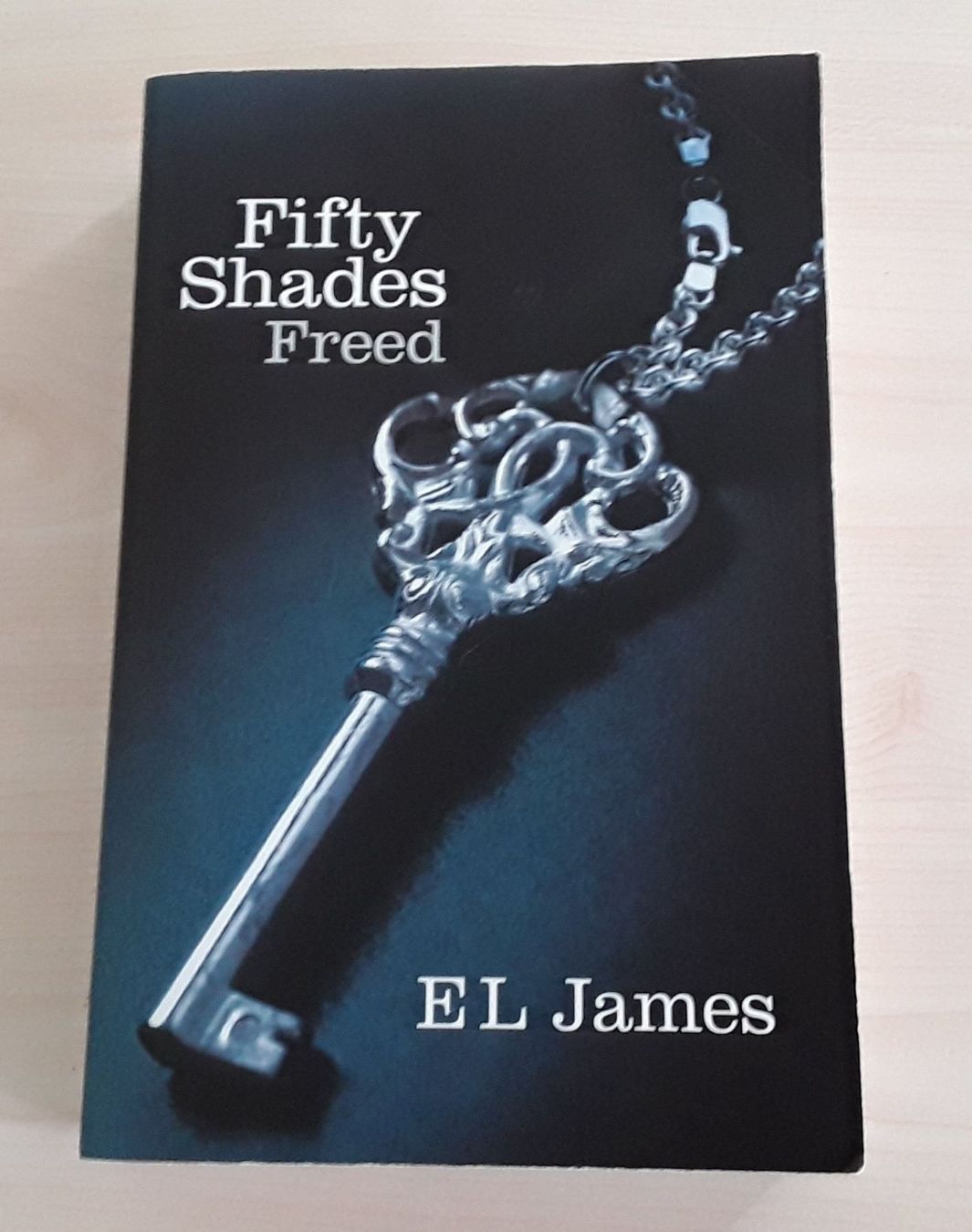 Libri: Fifty Shades - El James – Usato da Courgenay venduto da Romano-Athletics