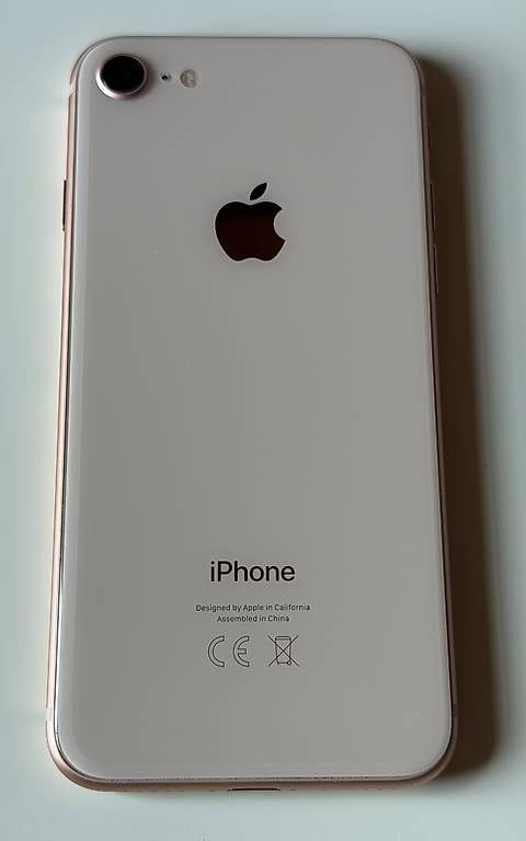 Handys / Smartphones: Sehr gut erhaltenes iPhone 8 – Gebraucht aus Duggingen von carlo.longhi 1
