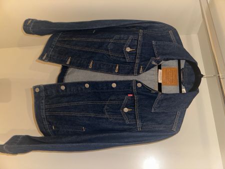 Gut erhaltene Levi's Jeansjacke im Herbst-Look Gr. M