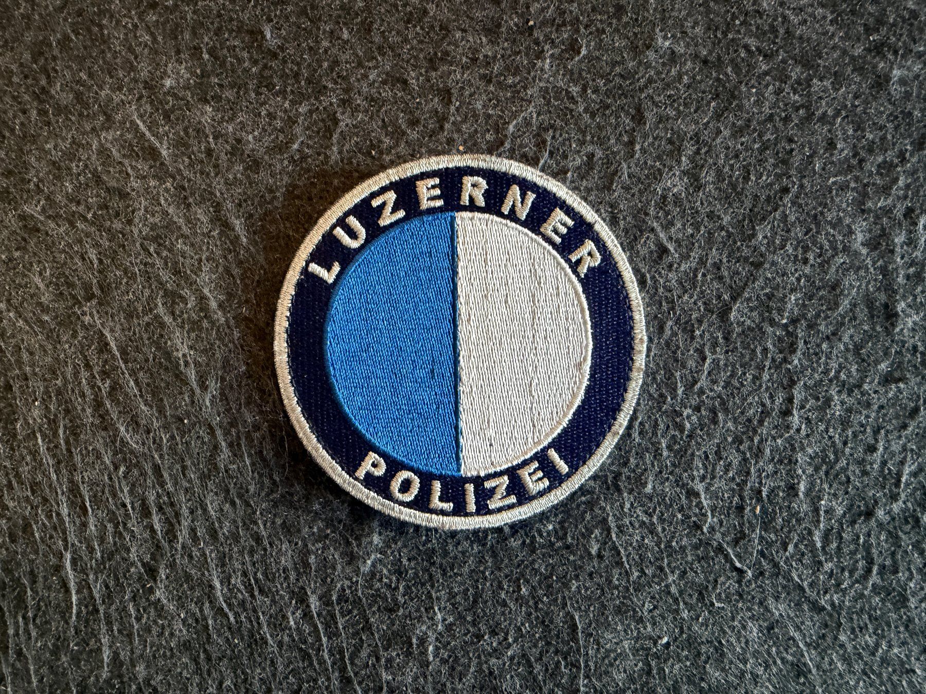 Plaquettes & Badges: Patch Luzerner Polizei – D'occasion à Berikon par DGC-1995