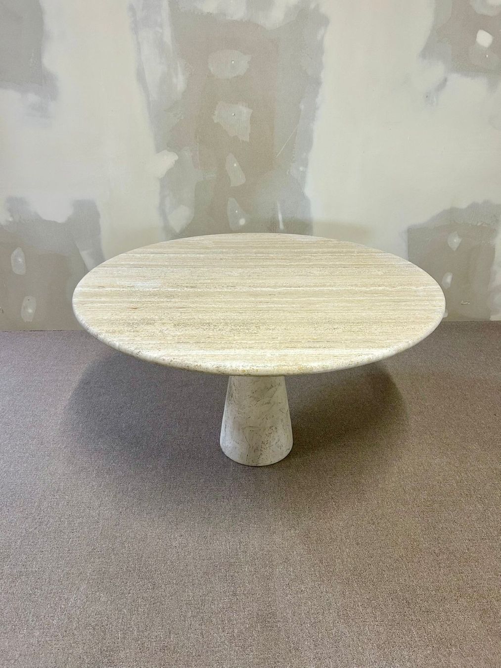 Tische: Runder Designer Travertin Esstisch Vintage 2-teilig – Gebraucht aus Rickenbach ZH von Der-Insider