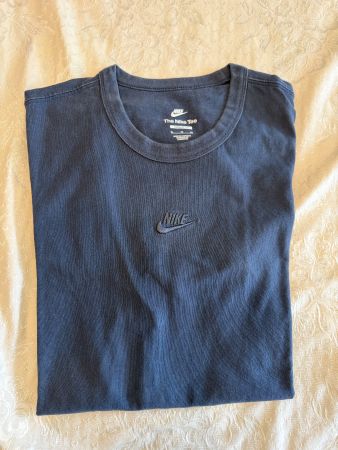 Nike T-Shirt The Nike Tee Herren Grösse XL dunkelblau