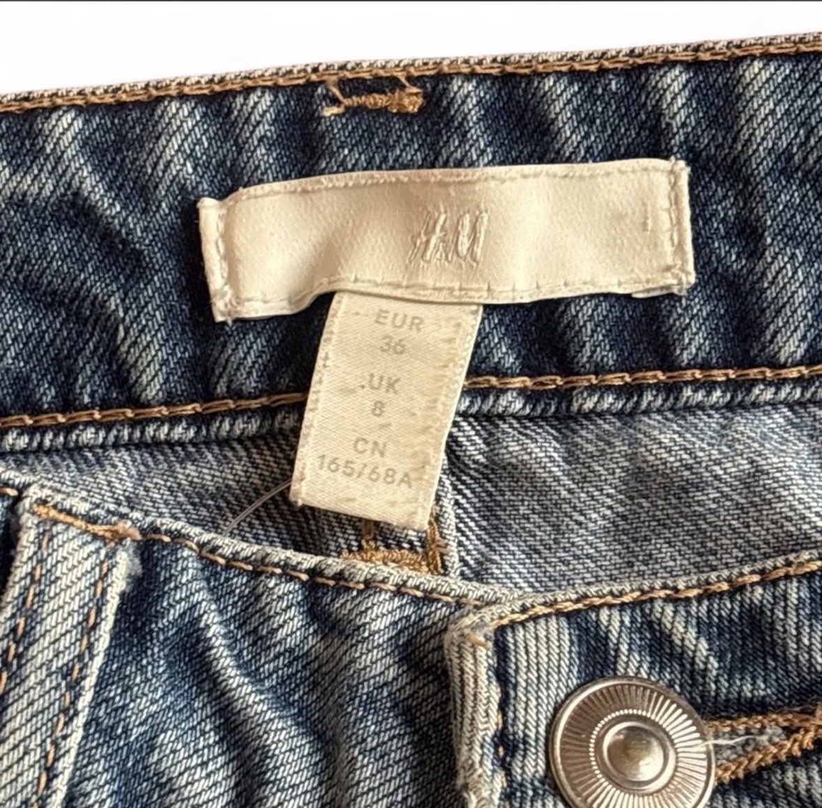 H&M Jeans: Kurze Jeans Hose – Usato da Lausen venduto da sineri 1