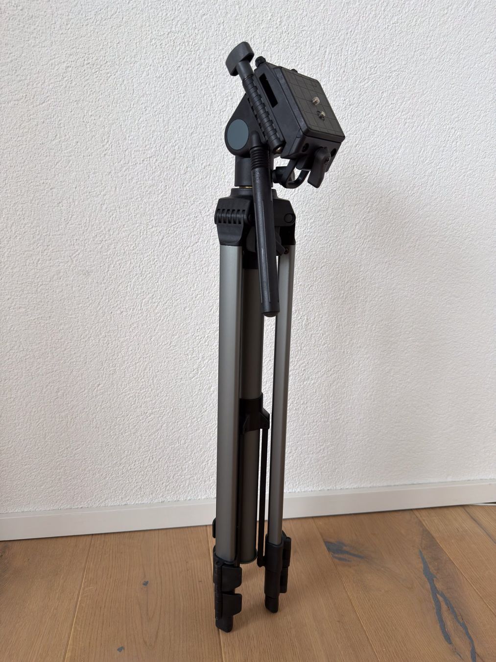 Treppiedi & Teste: Cullmann 2550 Kamera Stativ – Usato da Herzogenbuchsee venduto da Surfandsell 1