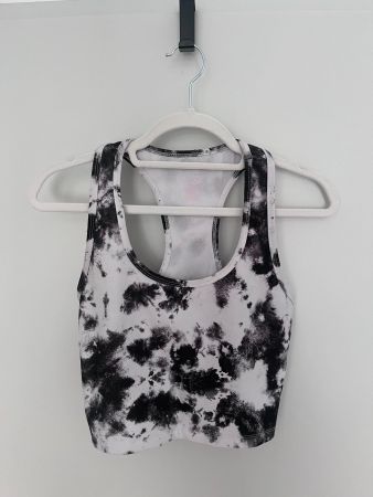 Black/white tie-dye sport crop top