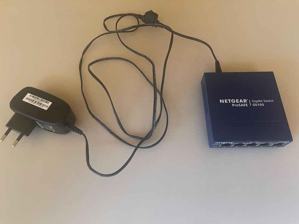Netgear - Switch Gigabit 5 ports Netgear ProSafe GS105 - Accessoires informatique
