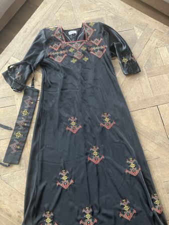 Elegantes Sommerkleid mit Stickerei, Grösse S, neuwertig