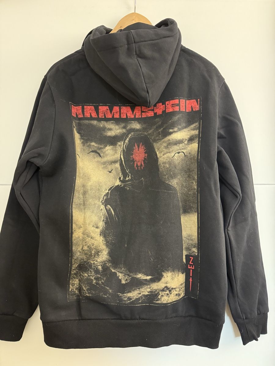 Giacche: Rammstein Hoodie Jacke Zeit – Nuovo (secondo la descrizione) da Mettmenstetten venduto da _4_YOU_ 2