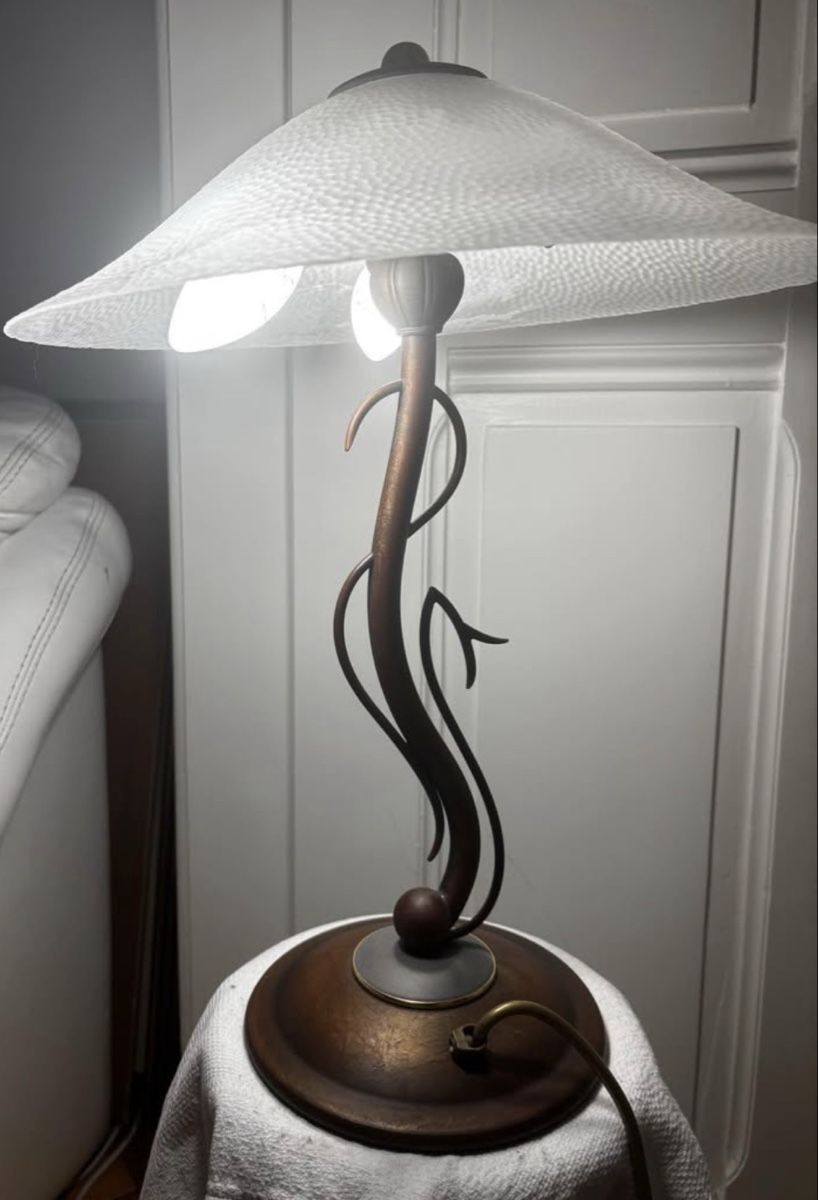 Lampade: Lampe de table design tulipe verre martel

50 – Nuovo (secondo la descrizione) da Genève venduto da ati_tj8f