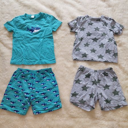 2 Pyjamasets 122/128, guter Zustand