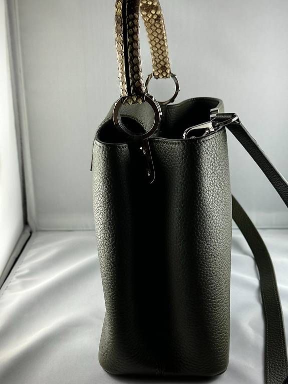 Taschen für Damen: LOUIS VUITTON Sac Capucine BB en cuir vert poignée python – Gebraucht aus Pully von Occasions-luxe.Golay 4