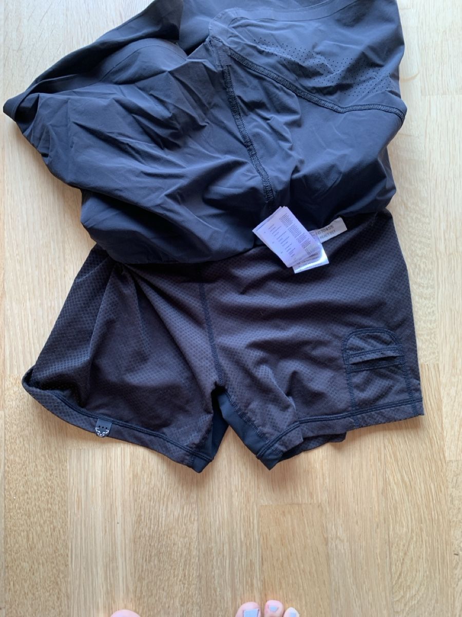 Dynafit Gonne: Jupe Dynafit noire avec short intégré taille S – Nuovo (secondo la descrizione) da Finhaut venduto da dod 2