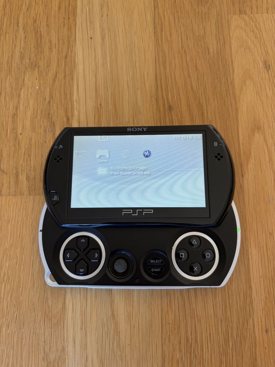 Sony Consoles: PSP Go – D'occasion à Regensdorf par WetTowel42 1