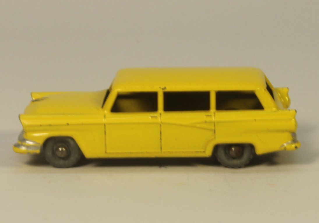 Matchbox Modellini d'auto: Matchbox Lesney 31A Ford Station Wagon – Usato da Zofingen venduto da Trukli58
