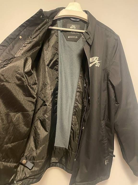 Jacken: Nike SB Coach Winterjacke Schwarz – Gebraucht aus Luzern von _Luccer 2