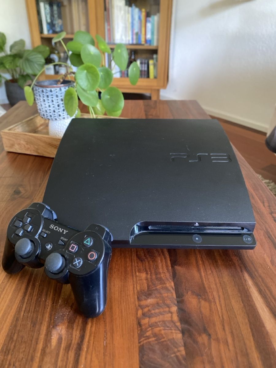 Sony Konsolen: PS4 pro & PS3 + deux manettes  – Gebraucht aus Hauterive NE von LouRu 2