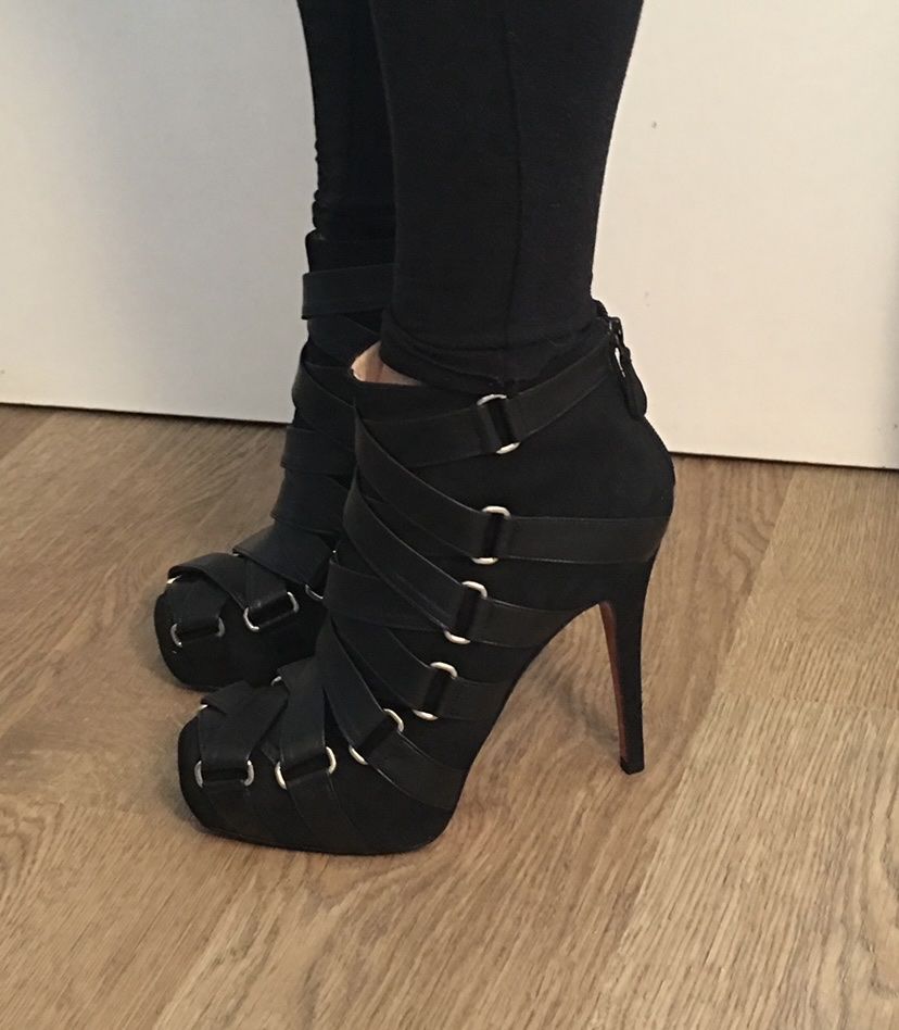 Christian Louboutin Scarpe da donna: Christian Louboutin Stivaletti 38.5 – Nuovo (secondo la descrizione) da Mendrisio venduto da SGR85 1