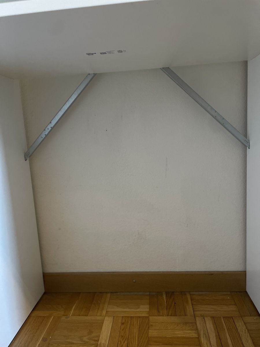 Bureaux: Kleiner moderner weißer Tisch – Neuf (Voir description) à Zürich par aym_ls25 3