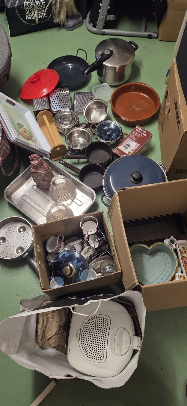 Elettrodomestici da cucina: Grosses Set aus Küchenutensilien!!!!!!! – Usato da Schöfflisdorf venduto da CrRG21 1