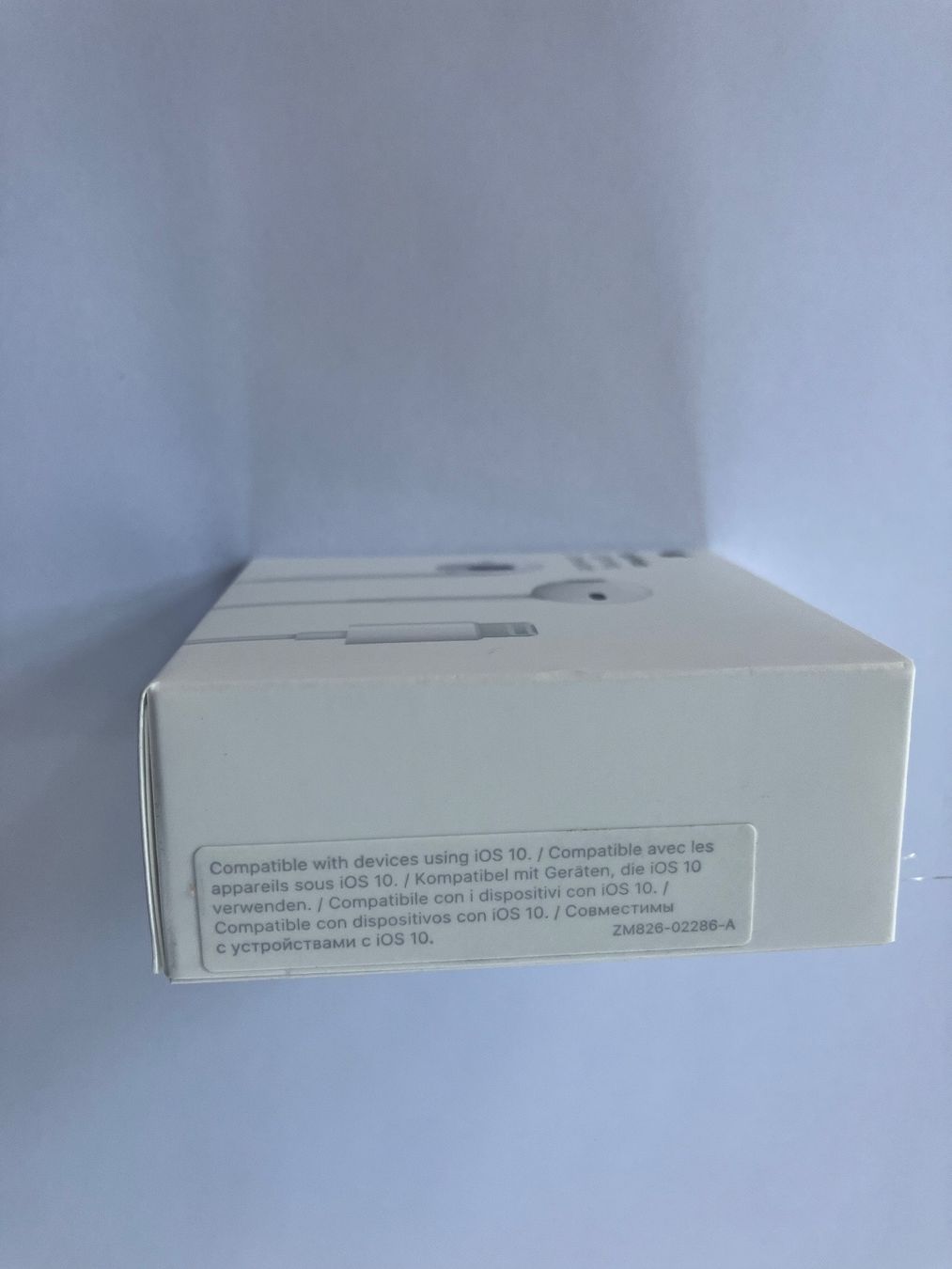 Apple Kopfhörer: Apple EarPods Lightning Connector – Neu und originalverpackt aus Riehen von  1