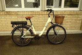 E-Bike, Citybike, Damenfahrrad Marke Via Veneto