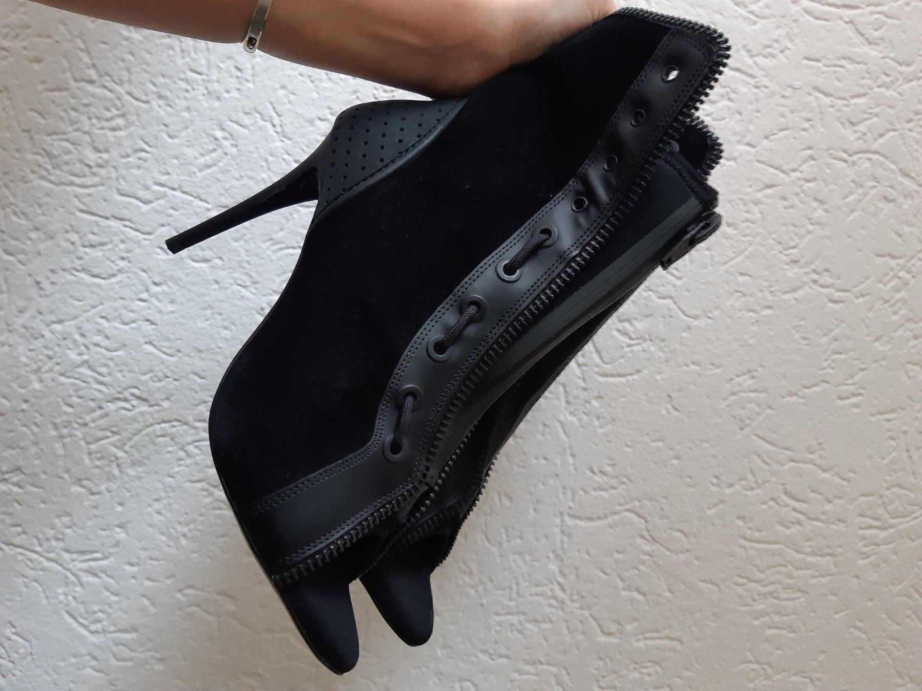 Scarpe da donna: Alexander Wang x H&M Stiefeletten Gr.39 – Usato da Basel venduto da arminafera 3