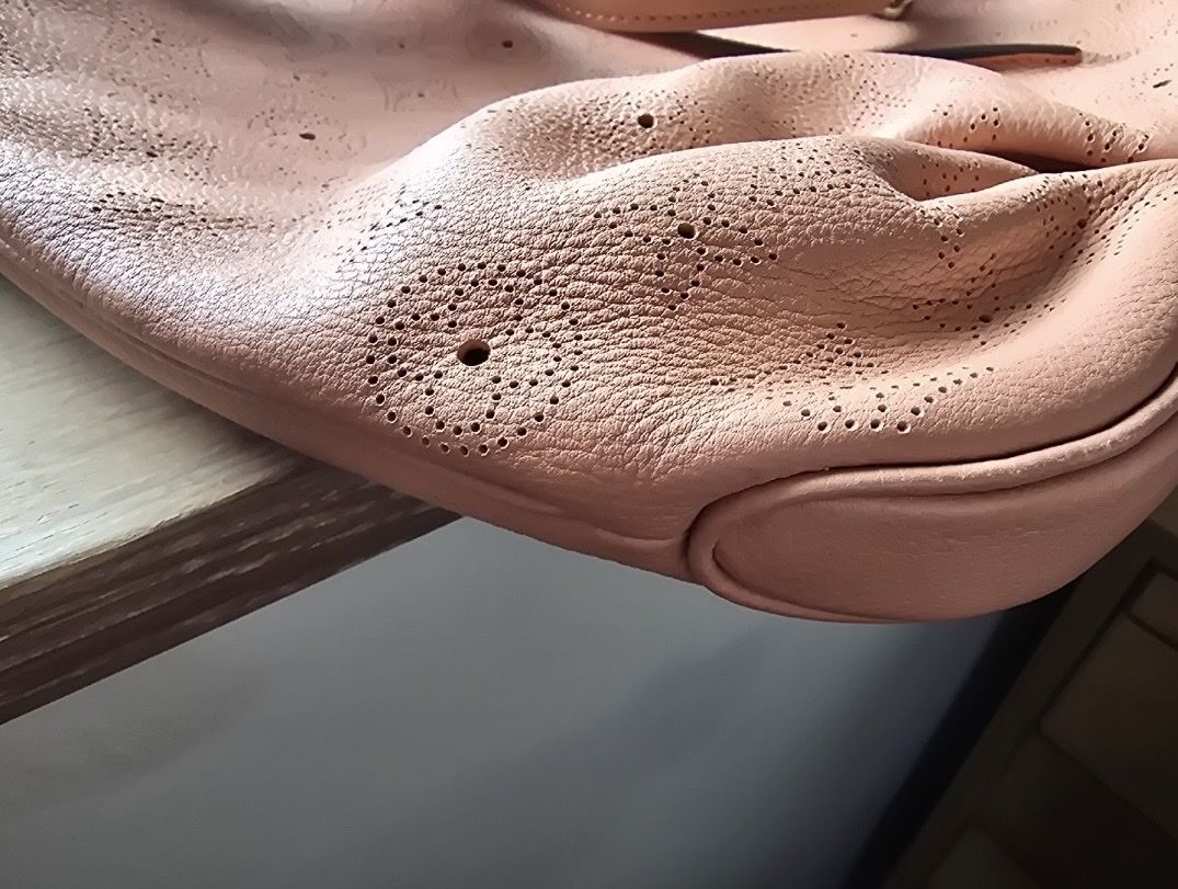 Louis Vuitton Taschen für Damen: Louis Vuitton Mahina – Gebraucht aus Murten von Lvfan4ever44 2