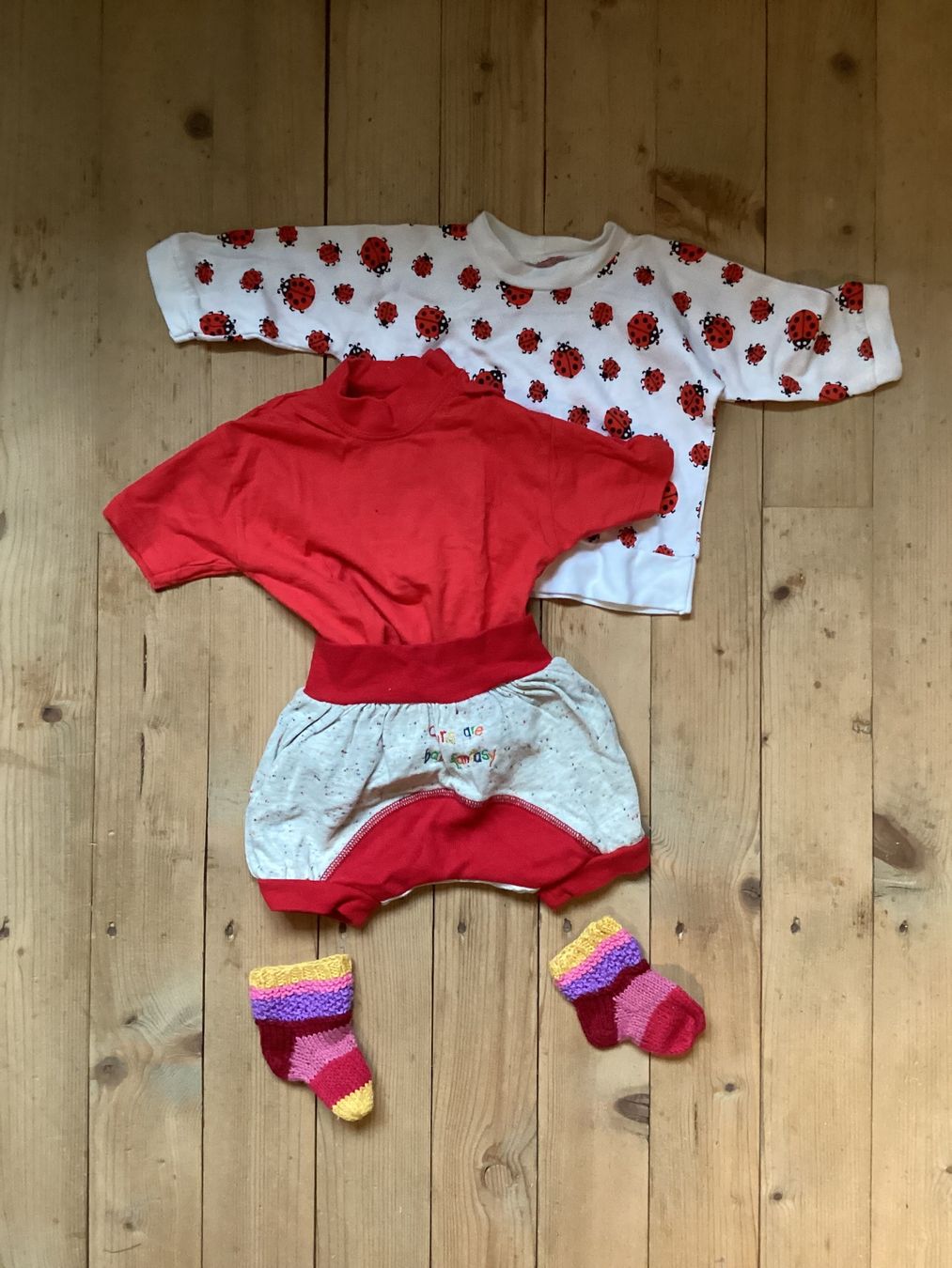 Lotti & Set di vestiti: Süsses Marienkäfer-Outfit Gr. 62/68 – Usato da Muttenz venduto da rob_sc8s